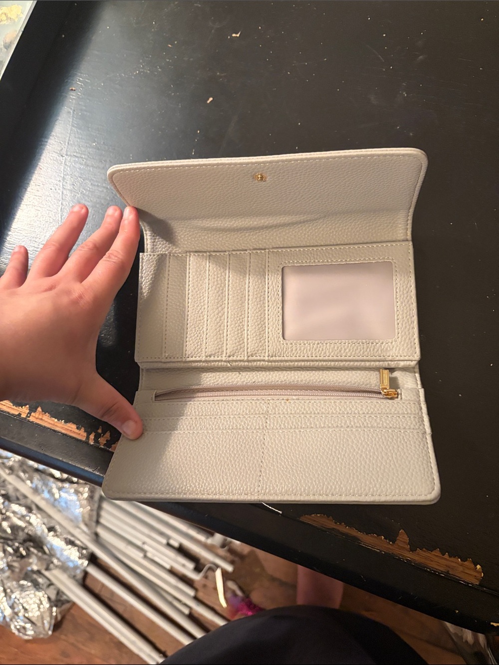 Elegant Cream Leather Fold-Over Wallet - Picture 2 of 3